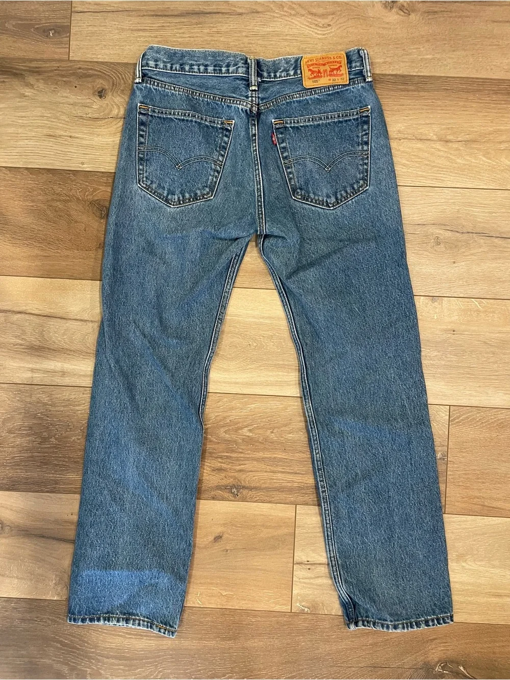 Men's Levi’s Straight Fit Jeans in Medium Blue